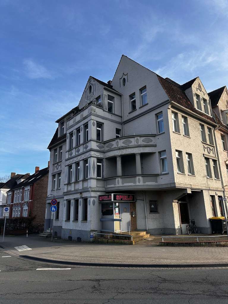 Historisches Mehrfamilienhaus mit Gewerbeeinheit