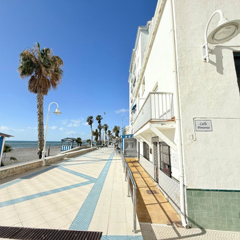 Reihenhaus in erster Strandreihe in Algarrobo Costa.