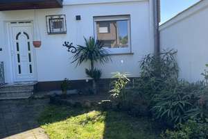 Provisionsfrei: Kernsaniertes Endreihenhaus mit 4 Zimmern in Niederkassel – Mörikestraße 1, 53859 Niederkassel – Vorschaubild 1
