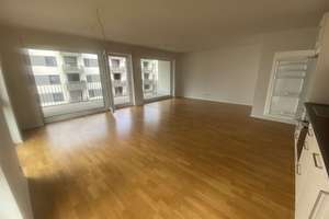 Schöne, helle, 4.Zi.Whg mit zwei Bädern, Abstellraum, großem Balkon, EBK, Kellerraum – Tunnelstraße 2, 70469 Bahnhof Feuerbach, Stuttgart – Vorschaubild 2