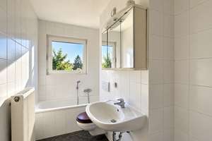 METZ IMMOBILIEN - Ankommen und wohlfühlen! Familienhaus mit Garten und viel Platz – 60437 Kalbach-Riedberg, Frankfurt am Main – Vorschaubild 7