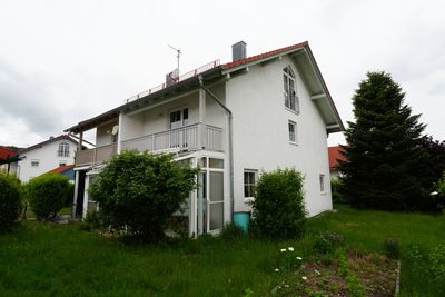 schöne Doppelhaushälfte in ruhiger Siedlungslage - 797