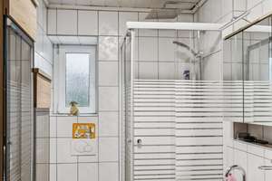 ! Provisionsfrei !
Teilsaniertes Mehrgenerationenhaus in Stadtrandlage – Die vollständige Adresse der Immobilie erhältst du vom Anbieter., 95482 Gefrees – Vorschaubild 6