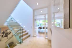 Zeitlose Architektur nachhaltig gedacht – Die vollständige Adresse der Immobilie erhältst du vom Anbieter., 82041 Oberhaching – Vorschaubild 3
