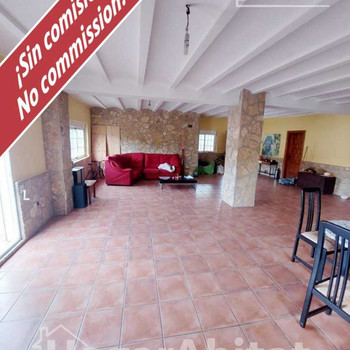 GERÄUMIGE VILLA MIT ZWEI TERRASSEN, GRILL UND ZWEI GRUNDSTÜCKEN