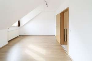 Oberhohndorf + Doppelhaushälfte + sofort beziehbar + 2 Terrassen + Garage + neu renoviert – Die vollständige Adresse der Immobilie erhältst du vom Anbieter., 8056 Oberhohndorf, Zwickau – Vorschaubild 9