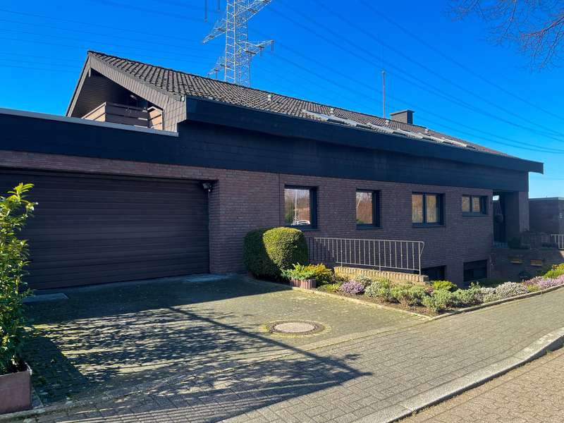 Attraktive Dachgeschosswohnung mit Balkon