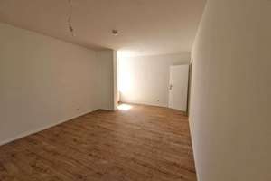 Ganz neu hergerichtet * toller Grundriss * Bad mit großer Dusche * neue Einbauküche möglich – Georg-Schumann-Straße 309 - 1. OG rechts, 4159 Möckern, Leipzig – Vorschaubild 2