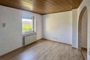 Idyllisches Zechenhaus in Gelsenkirchen-Hassel – charmantes Zuhause mit Charakter – Die vollständige Adresse der Immobilie erhältst du vom Anbieter., 45896 Hassel, Gelsenkirchen – Vorschaubild 2