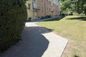 Hochwertig kernsanierte 2-Zimmerwohnung mit Balkon und Stellplatz - Campus-nah in Erlangen-Bruck – Die vollständige Adresse der Immobilie erhältst du vom Anbieter., 91058 Schönfeld, Erlangen – Vorschaubild 1