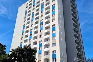 Frisch sanierte, familienfreundliche 3-Zi.-Wohnung mit Balkon und Aufzug wartet auf Sie! – Prohliser Allee 33, 1239 Prohlis-Süd, Dresden – Vorschaubild 1