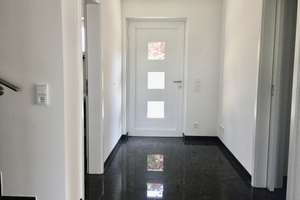 Moderne DHH in Augsburg-Göggingen mit unverbaubarem Wiesenblick – Die vollständige Adresse der Immobilie erhältst du vom Anbieter., 86199 Göggingen-Süd, Augsburg – Vorschaubild 3