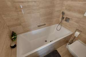 Schickes Apartement am Neumarkt mit Loggia, EBK, Wanne, Klimatisierung! – Galeriestraße 22, 1067 Innere Altstadt, Dresden – Vorschaubild 3