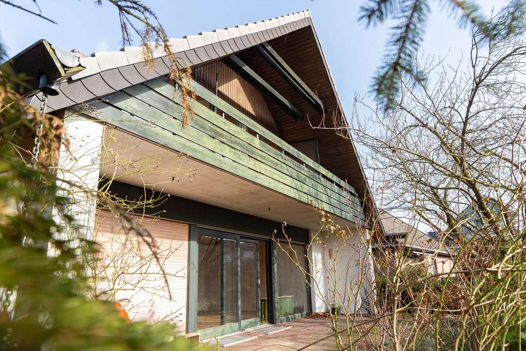 Immobilie in Winsen (Luhe) - Großes Einfamilienhaus BJ 1979 mit Garage im Keller - Bild 4