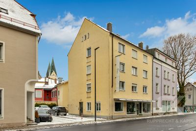 Lukratives Mehrfamilienhaus mit Gewerbeeinheit im Herzen von Weiden - voll vermietet
