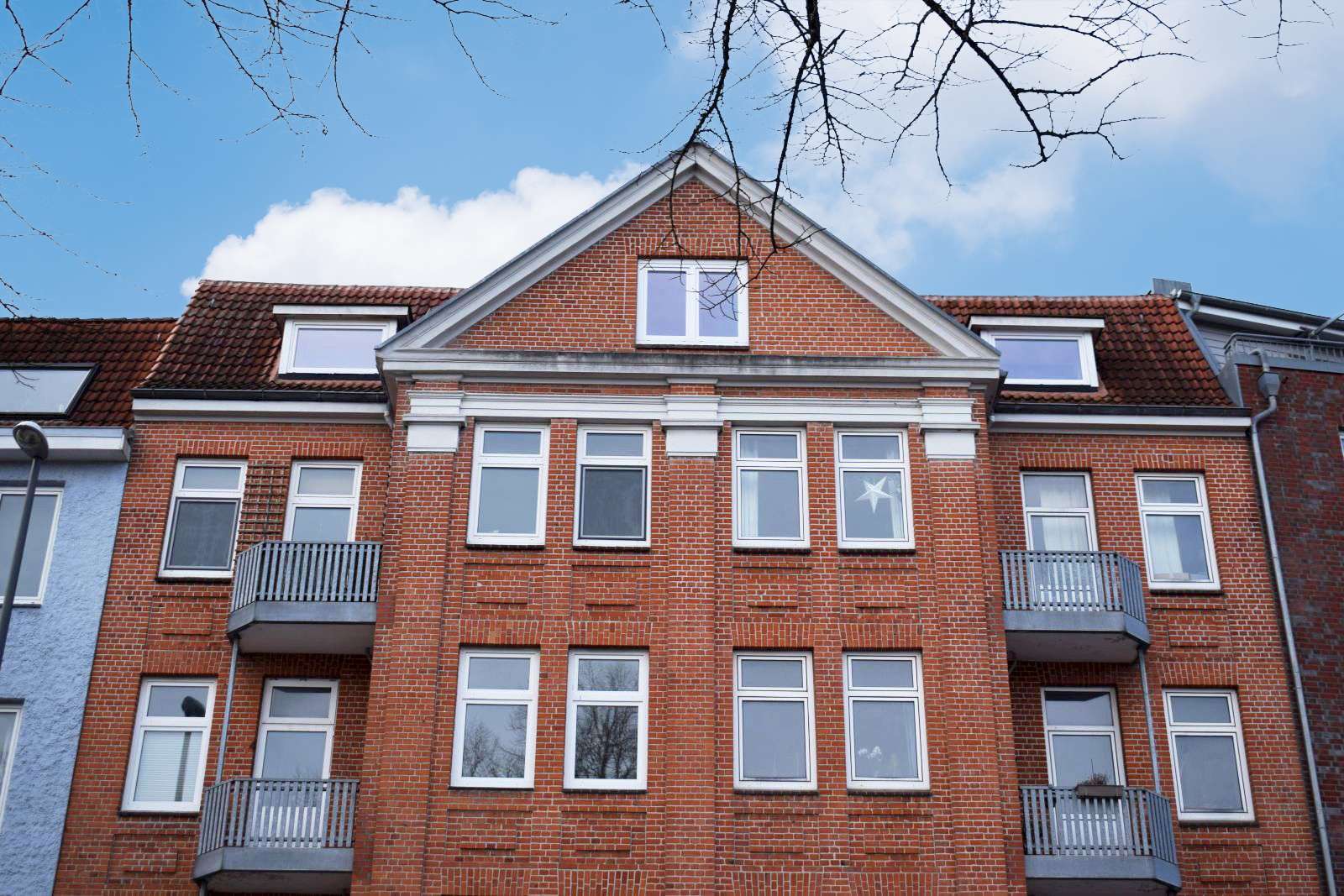 Großzügige 4-Zimmer-Dachgeschoss-Wohnung in Kiel-Wik mit viel Potenzial, Kiel – Bild 2