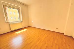 Provisionsfrei – Freie und gepflegte 6-Zimmer-Wohnung in Nürnberg – Landgrabenstraße 19, 90443 Steinbühl, Nürnberg – Vorschaubild 11