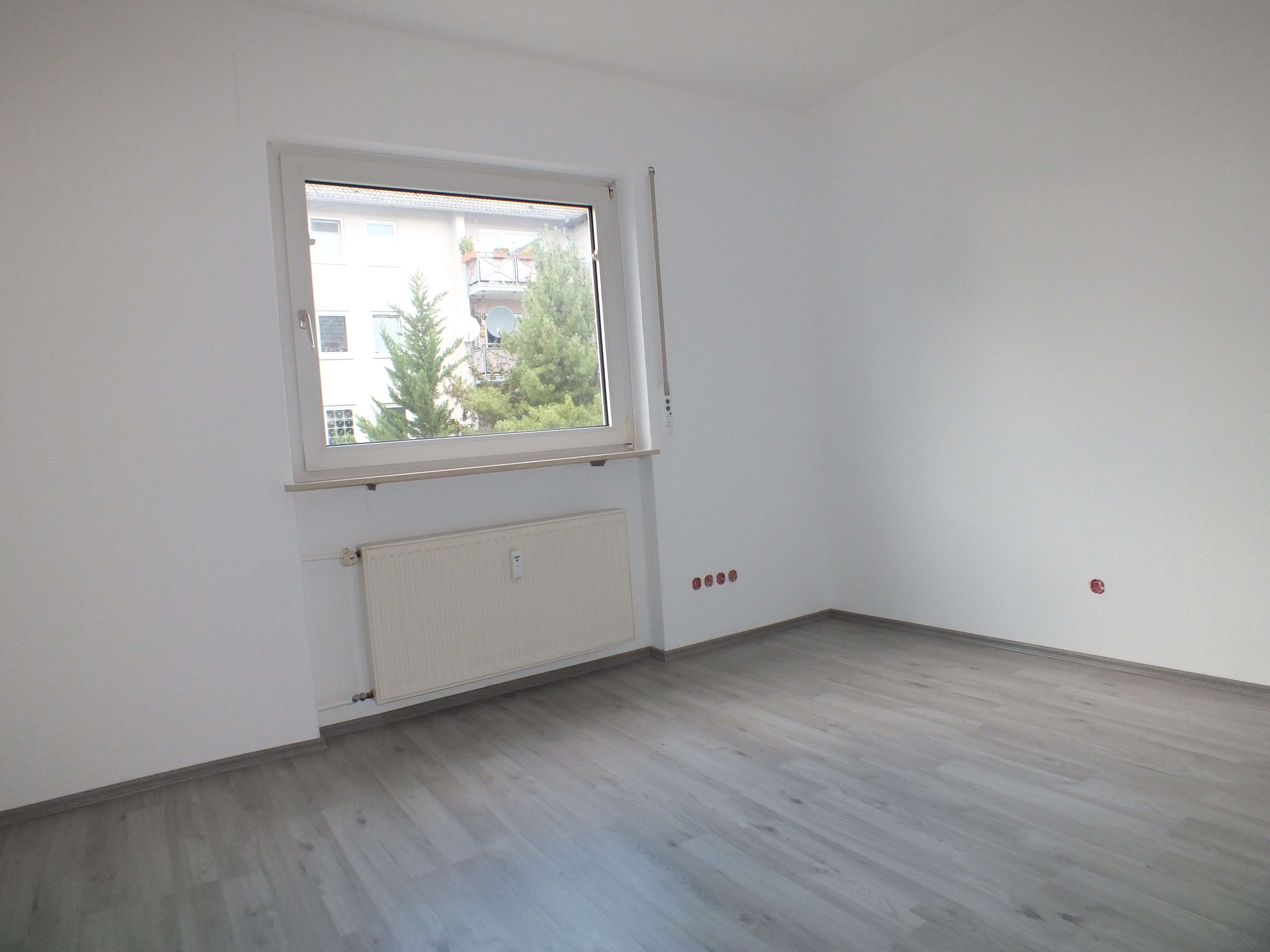 Immobilie in Nauheim - Frisch renovierte 3 Zimmer Wohnung mit ca. 75m² Wohnfläche mit Balkon und Garage - Bild 8