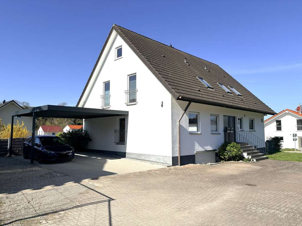 Immobilie in Vogtsburg im Kaiserstuhl - Bezugsfreie Eigentumswohnung in gepflegtem Zweifamilienhaus auf Erbbaurecht - Bild 1