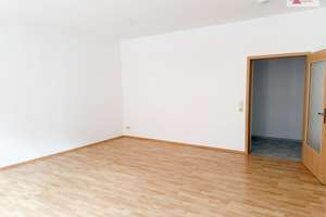 Renovierte 3-Raum-Wohnung direkt im Zentrum von Annaberg! – Buchholzer Str. 11, 9456 Annaberg-Buchholz – Vorschaubild 2