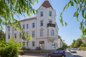 Helle geräumige zwei Zimmer Wohnung im Erdgeschoß