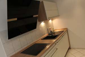 Moderne, gut geschnittene 3-Zimmer-Dachgeschosswohnung mit EBK und eigenem Parkplatz – 40589 Holthausen, Düsseldorf – Vorschaubild 8