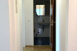 Wohnen mit Charakter: Helle 3-Zimmer-Wohnung im 1. OG mit Balkon ins Grüne – Hoffbrunnstraße xx, 81479 Solln, München – Vorschaubild 8