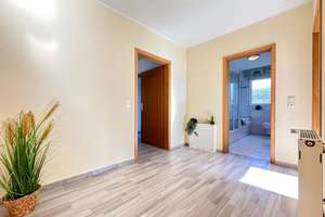 Moderne Erdgeschoss-Wohnung mit Garten
in Eppendorf – Die vollständige Adresse der Immobilie erhältst du vom Anbieter., 44869 Eppendorf, Bochum – Vorschaubild 4
