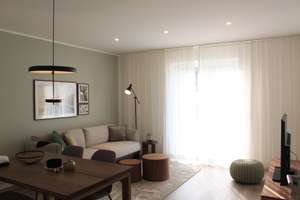 Vollausgestattete 2,5-Zimmer-Hochparterre-Wohnung mit Terrasse