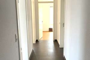 Moderne 5-Zimmer-Wohnung mit zwei Terrassen und zwei Bädern  in Köln - Ostheim – Die vollständige Adresse der Immobilie erhältst du vom Anbieter., 51107 Ostheim, Köln – Vorschaubild 11