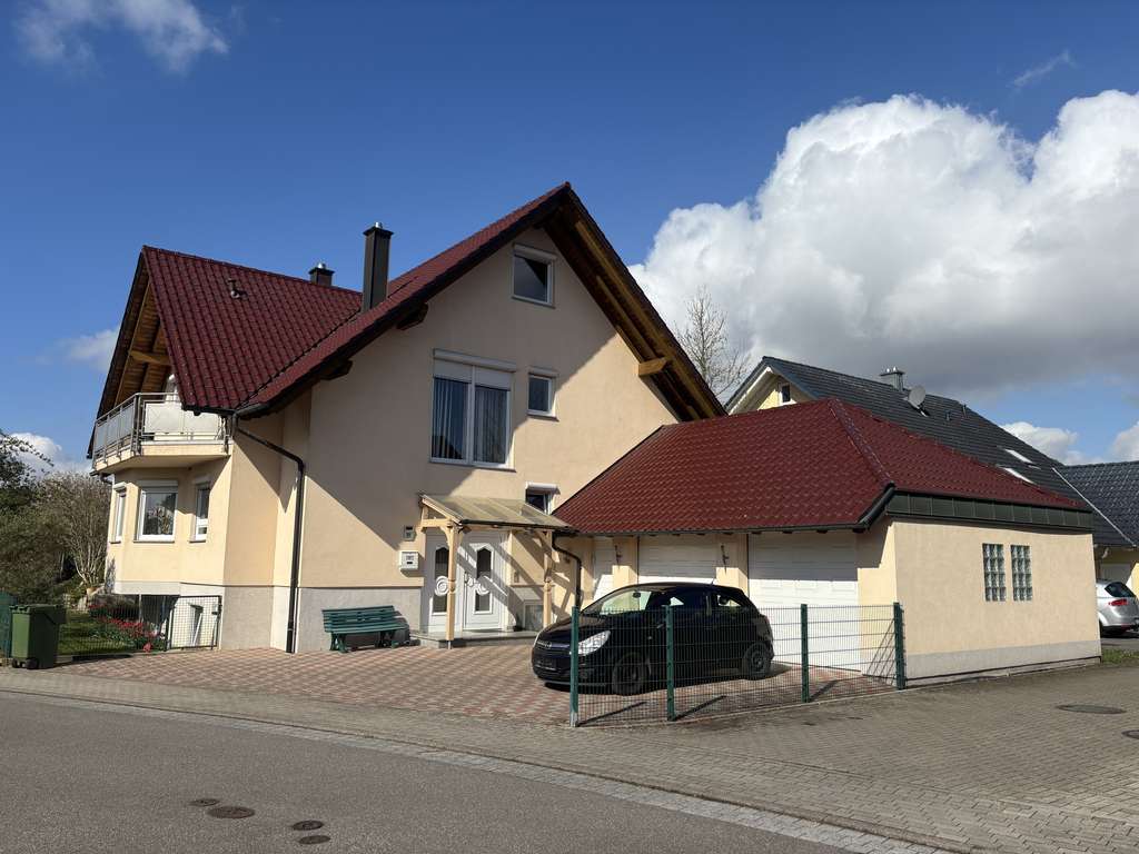 Immobilie in Rheinau - Wunderschönes 3-Familienhaus mit Garten in Freistett - Bild 0