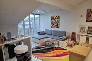 Attraktive 3-Zimmer-Wohnung mit Südbalkon, Einbauküche und Garage – S-Bahn fußläufig erreichbar