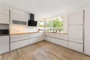 Mit Erdwärme, Fußbodenheizung, Einbauküche, Garage, Kamin u.v.m.: Neubau-Einfamilienhaus Bad Saarow – Die vollständige Adresse der Immobilie erhältst du vom Anbieter., 15526 Bad Saarow – Vorschaubild 9