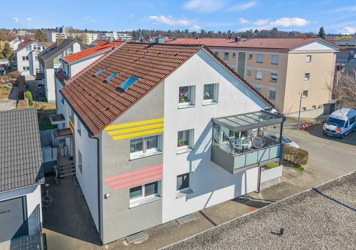 4-Zimmer-Wohnung in gepflegtem Dreifamilienhaus mit Stellplatz