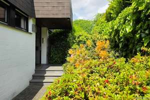 STILVOLLER BUNGALOW ... MAXIMALE PRIVATSPHÄRE ... PHOTOVOLTAIK ... SONNENGARTEN – Die vollständige Adresse der Immobilie erhältst du vom Anbieter., 41069 Holt, Mönchengladbach – Vorschaubild 2