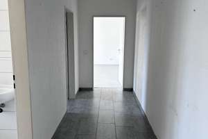 Mit Aufzug! Zentral gelegene 2 Zimmerwohnung, Balkon u.  EBK – Wohnen mit kurzen Wegen – Esserstr. 22, 58119 Hohenlimburg (Ortsteil), Hagen – Vorschaubild 4
