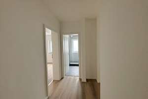Neubauniveau nach Kernsanierung: 3,5-Zimmer-Wohnung mit Balkon und Fußbodenheizung – Braukämperhof 27, 45899 Beckhausen, Gelsenkirchen – Vorschaubild 2