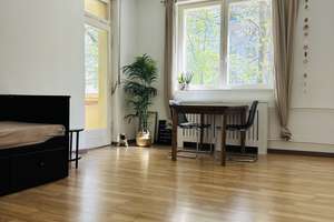 Bezugsfreie und ruhige 2-Zimmer Wohnung mit Balkon und Einbauküche. – Bundesallee 182, 10717 Wilmersdorf, Berlin – Vorschaubild 3