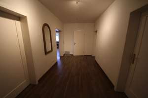 Marko Winter Immobilien - Mosbach: Zentral gelegene 5-Zimmer-Wohnung  mit Balkon – Die vollständige Adresse der Immobilie erhältst du vom Anbieter., 74821 Mosbach – Vorschaubild 9