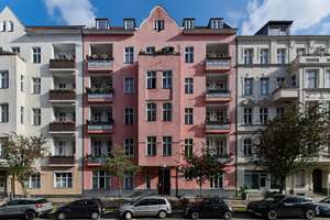 WOHLFÜHLEN IM ALTBAU-JUWEL IN CHARLOTTENBURG: 3-ZIMMER-WOHNUNG, AUFGETEILT IN 2 EINHEITEN! – Friedbergstraße 27, 14057 Charlottenburg, Berlin – Vorschaubild 2
