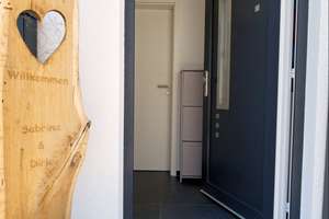Modernes Familienzuhause mit Garten im Münchner Norden – Sperlingweg 17a, 80937 Am Hart, München – Vorschaubild 4