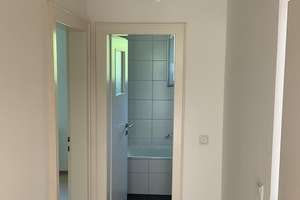 Gepflegte 3-Zimmer-Wohnung in praktischer Lage! – Salzbrunner Str. 22, 90473 Langwasser Südost, Nürnberg – Vorschaubild 3