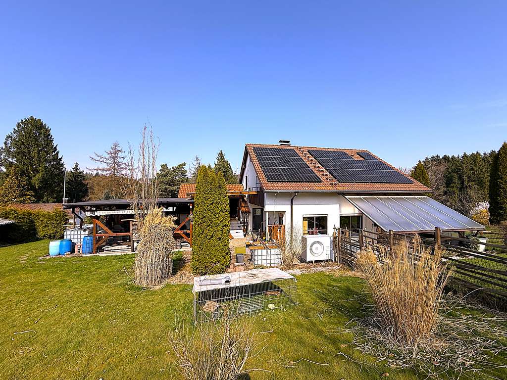 Immobilie in Wüstenrot - Großzügiges Einfamilienhaus mit Einliegerwohnung auf weitläufigem Grundstück in Wüstenrot - Bild 3