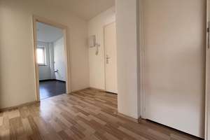 Geräumige 2-Zimmer Wohnung mit Balkon in Vohwinkel! – Engelshöhe 65, 42329 Vohwinkel, Wuppertal – Vorschaubild 3