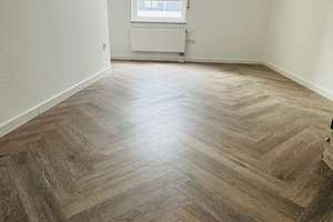 Erstbezug nach Kernsanierung: Lichtdurchflutete Maisonette, TL-Bad, Südbalkone, Stellplatz, Wallbox – Ohmstraße 64, 60486 Bockenheim, Frankfurt am Main – Vorschaubild 3