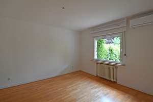Golden Times im Goldammerweg! Ca. 200 m² großes, sanierungsbedürftiges Schmuckstück in Stadtwald – Die vollständige Adresse der Immobilie erhältst du vom Anbieter., 45134 Stadtwald, Essen – Vorschaubild 4