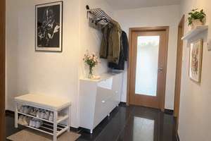 Gepflegte 2-Zi-Whg mit Balkon ins Grüne, Tageslichtbad und TG in Obergiesing – Schwanseestraße 73, 81549 Obergiesing, München – Vorschaubild 3