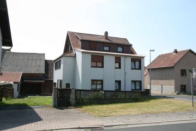 Einfamilienhaus mit Nebengebäuden in Nordheim