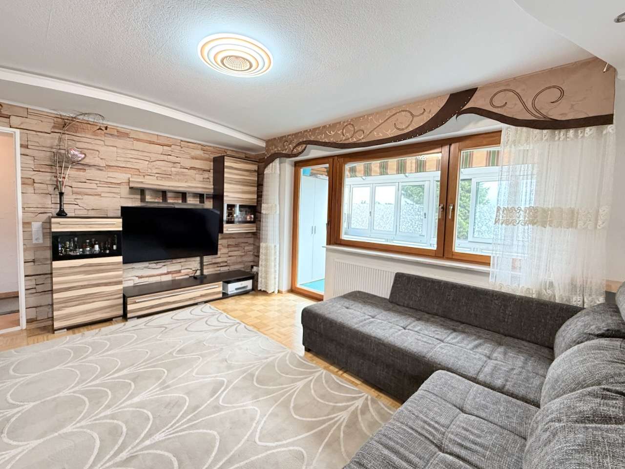 Immobilie in Wangen im Allgäu - Neuer Preis! Charmante 3-Zimmer-Wohnung mit Balkon, Gartenhäuschen und Einzelgarage - Bild 5