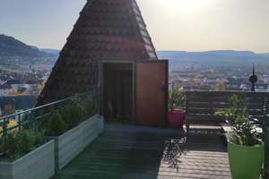 Außergwöhnliches Wohnen! Dachgeschoss-Wohnung mit Dachterrasse in begehrter Lage von Reutlingen – Herderstraße 1, 72762 Reutlingen-Mitte, Reutlingen – Vorschaubild 2